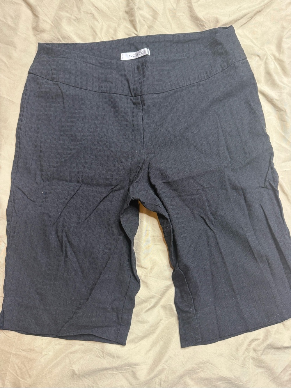 S.C. & CO. Black Women’s Stretch Shorts Size 14